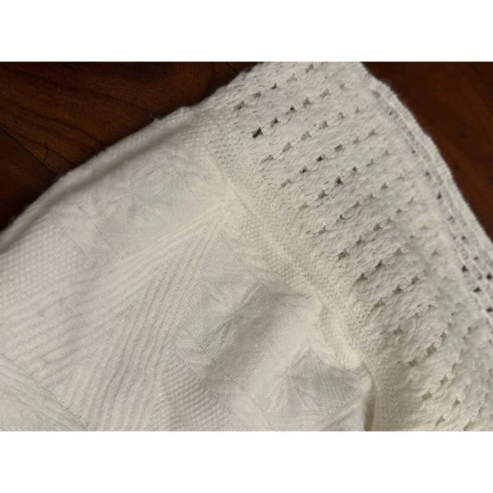 Vintage 1970s/1980s Open Knit Cellular Baby Blanket - Ivory Cream Shawl‎